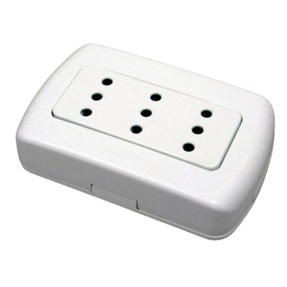 Tomacorriente triple sobrepuesto 2P+T 10A 250V blanco